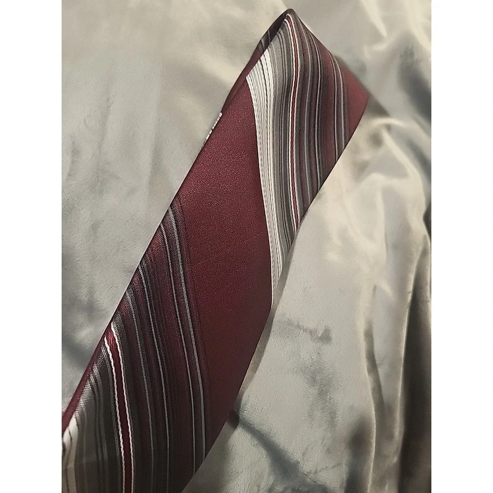 vintage sears classic collection red gray stripe tie polyester‎ acetate - Picture 8 of 8